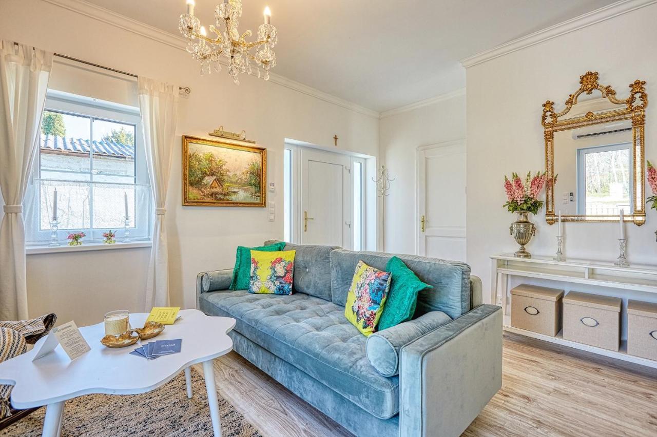 The Doors Boutique Apartments Mosonmagyaróvár 外观 照片