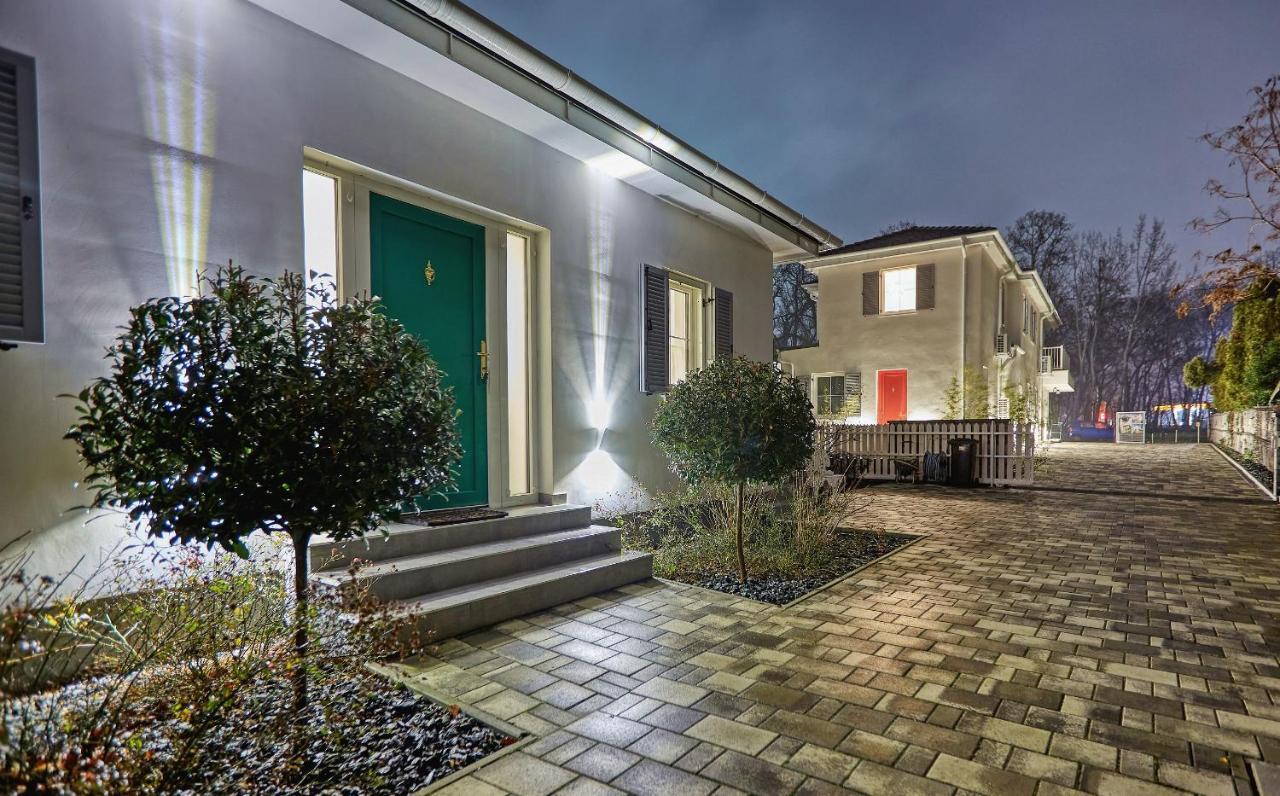 The Doors Boutique Apartments Mosonmagyaróvár 外观 照片