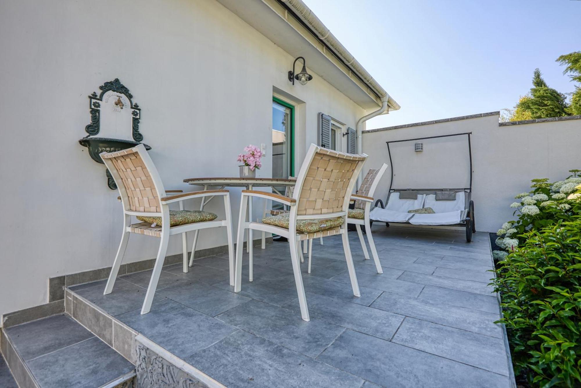 The Doors Boutique Apartments Mosonmagyaróvár 外观 照片